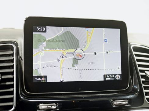 Used 2018 Mercedes-Benz GLE 350 4MATIC w/ Premium 1 Package image 19