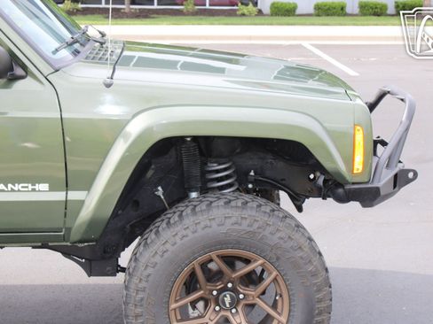 Used 1990 Jeep Comanche 2WD image 32