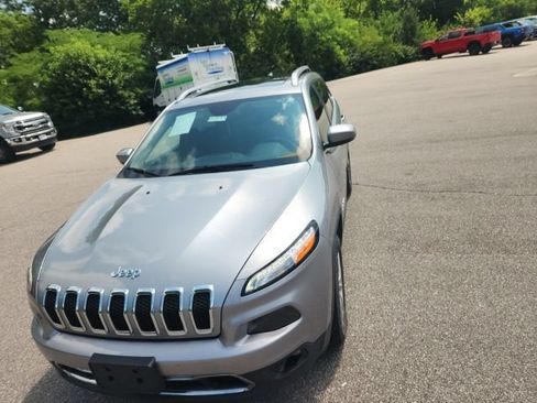 Used 2016 Jeep Cherokee Limited AWD/4WD image 14