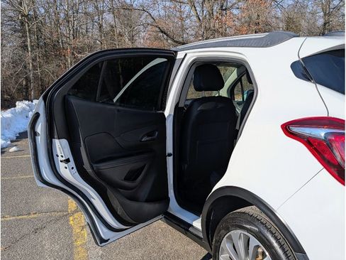 Used 2018 Buick Encore Preferred image 10