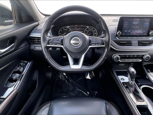 Used 2025 Nissan Altima 2.5 SR FWD image 6