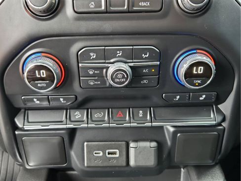 Used 2021 Chevrolet Silverado 1500 LT Trail Boss AWD/4WD image 17