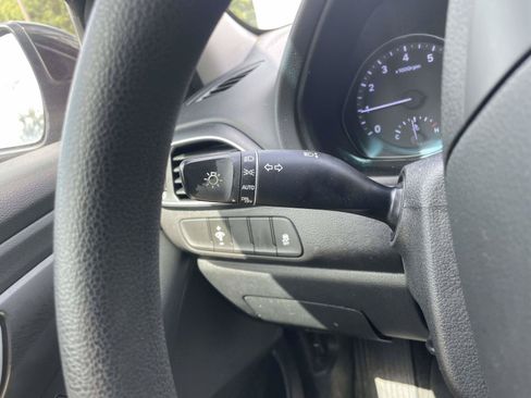 Used 2020 Hyundai Elantra GT FWD image 23