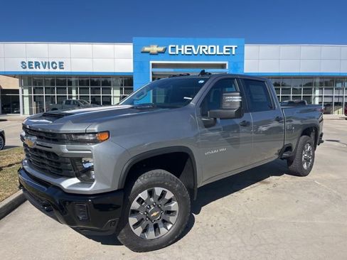 Used 2026 Chevrolet Silverado 2500 Custom w/ Custom Value Package image 2