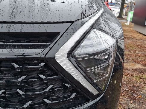 Certified 2025 Kia Sportage X-Line image 9