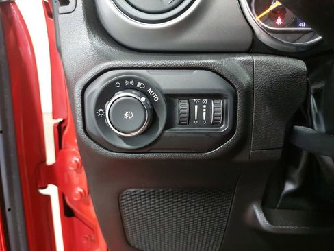 Used 2022 Jeep Wrangler Unlimited Sport AWD/4WD image 25
