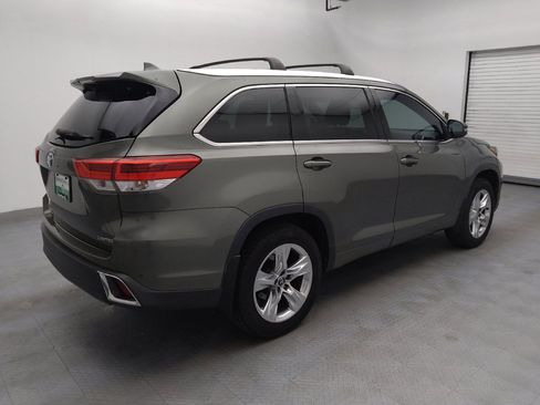 Used 2019 Toyota Highlander Limited image 10
