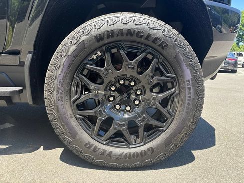 New 2026 GMC Hummer EV 4x4 Crew Cab image 9