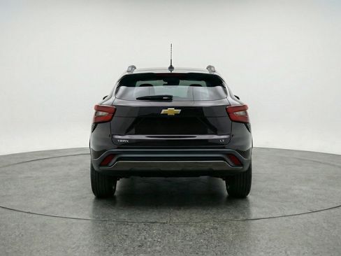 Used 2025 Chevrolet Trax LT w/ LT Convenience Package FWD image 7