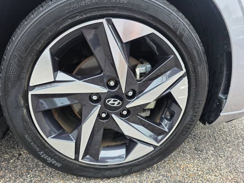 Used 2023 Hyundai Elantra SEL w/ Convenience Package FWD image 7