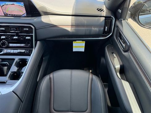 New 2025 Nissan Armada SL w/ Captain's Chari Seat Package image 26