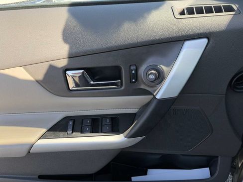 Used 2012 Ford Edge Limited FWD image 7