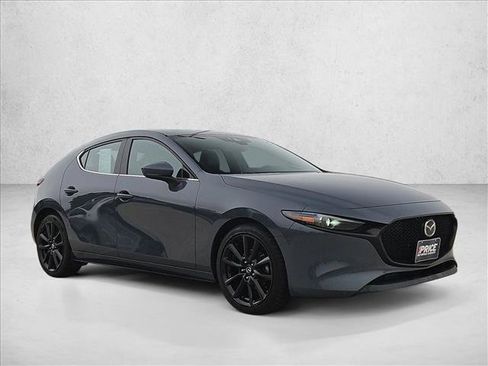 Used 2020 MAZDA MAZDA3 Hatchback w/ Premium Package FWD image 3