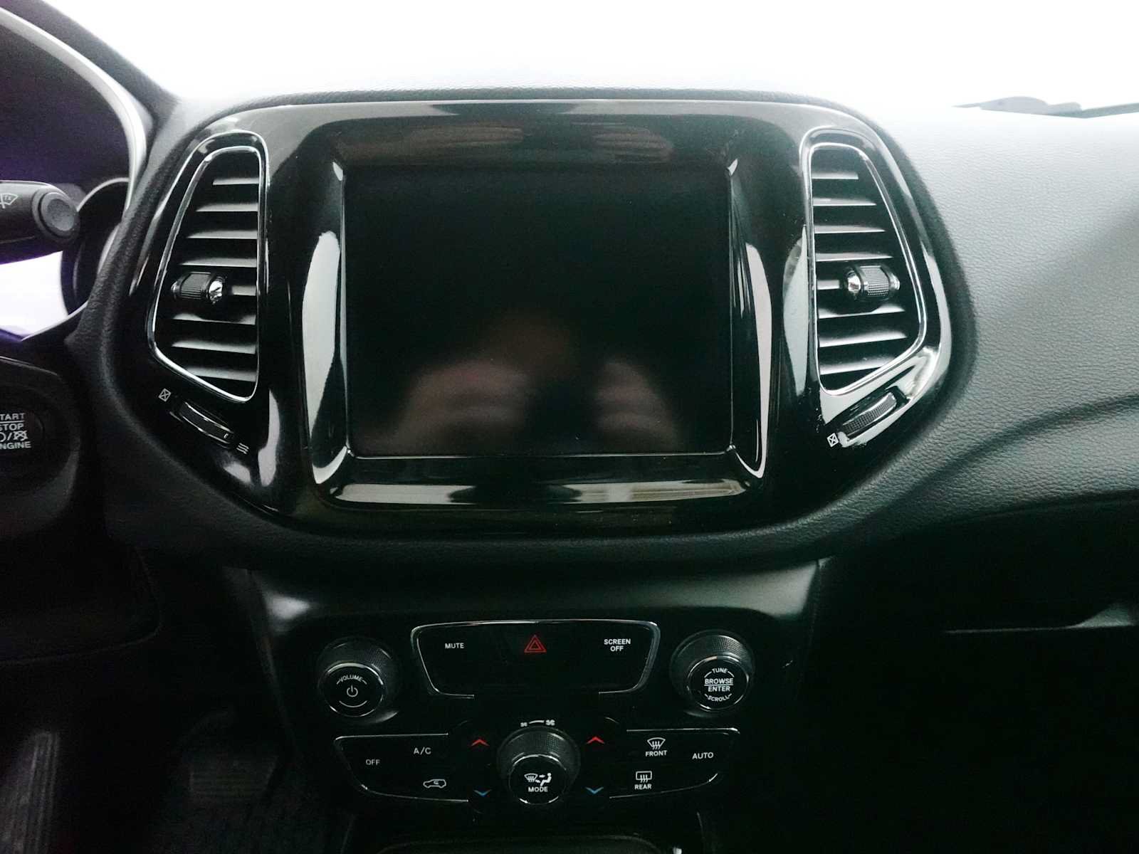 Used 2018 Jeep Compass Latitude w/ Popular Equipment Group AWD/4WD image 22