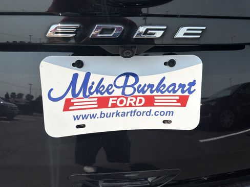 Used 2024 Ford Edge Titanium AWD/4WD image 11