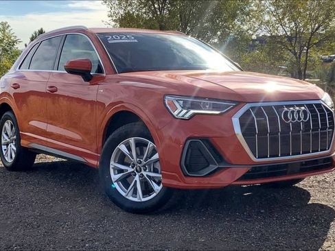 Certified 2025 Audi Q3 2.0T Premium Plus w/ Premium Plus Package image 2