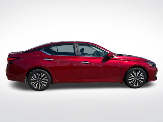 Used 2023 Nissan Altima 2.5 SV FWD image 11