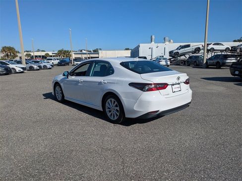 Used 2024 Toyota Camry LE image 5