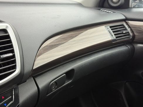 Used 2017 Honda Accord EX-L image 23