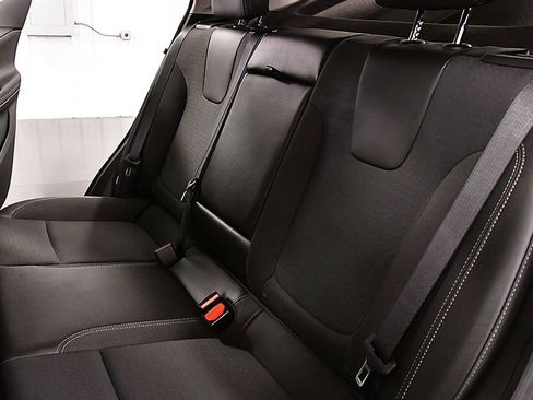 Used 2023 Buick Encore GX Select w/ Sport Touring Package FWD image 29