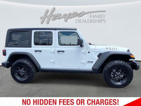 Used 2025 Jeep Wrangler Willys AWD/4WD image 2