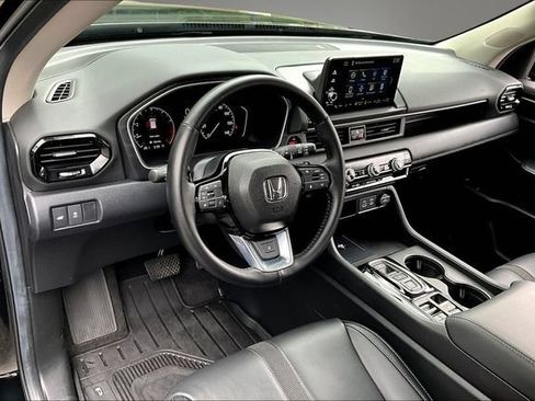 Certified 2025 Honda Pilot EX-L image 17