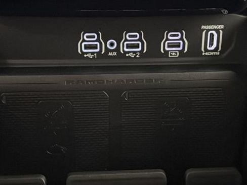 Used 2025 RAM 1500 Laramie AWD/4WD image 35