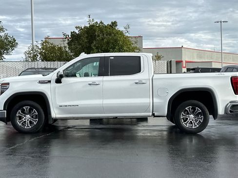 Used 2024 GMC Sierra 1500 SLT image 9