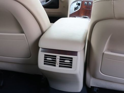 Used 2010 Toyota Venza FWD image 32