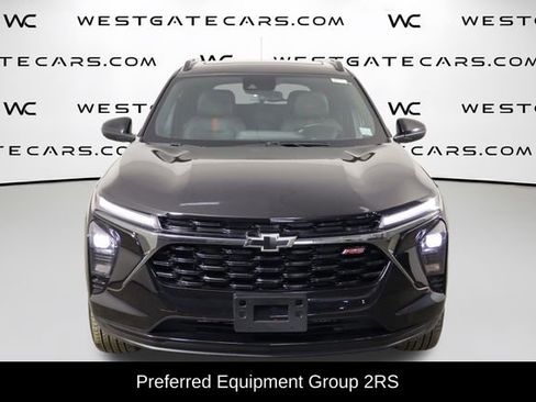 Used 2025 Chevrolet Trax RS w/ Sunroof Package FWD image 2