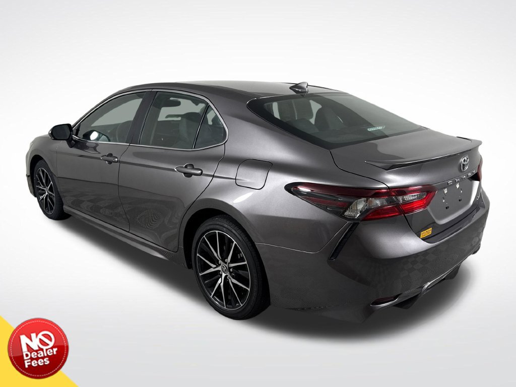 Used 2024 Toyota Camry SE w/ Cold Weather Package FWD image 6