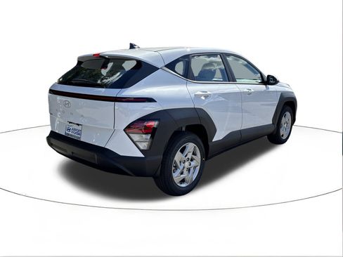 New 2026 Hyundai Kona SE FWD image 3