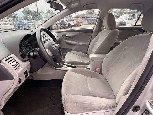Used 2011 Toyota Corolla LE FWD image 17