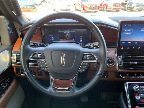 Used 2023 Lincoln Navigator L Reserve image 5
