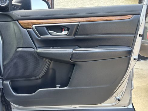 Used 2018 Honda CR-V Touring image 47