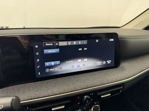 Used 2025 Nissan Kicks SV image 17