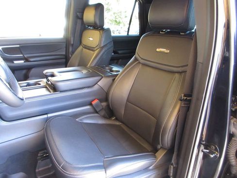 Used 2025 Ford Expedition Max Platinum w/ Stealth Performance Package AWD/4WD image 11