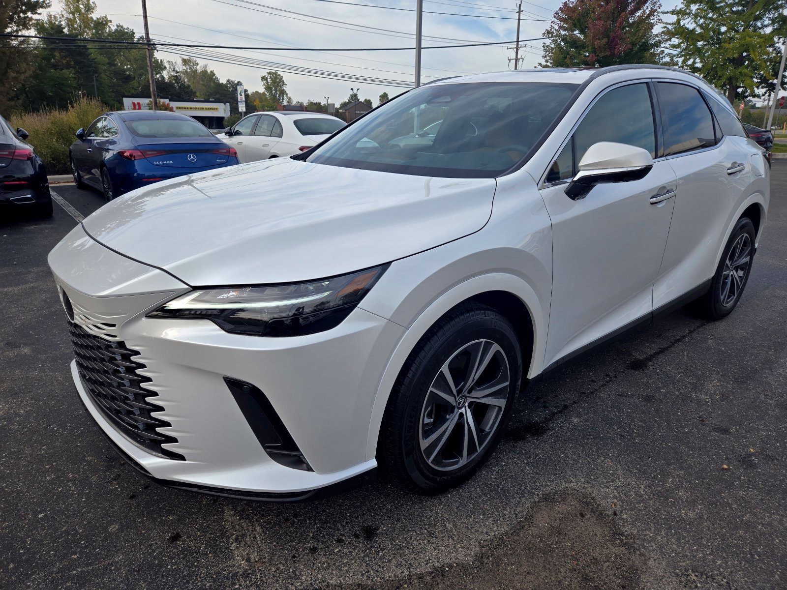 Used 2025 Lexus RX 350 AWD image 2