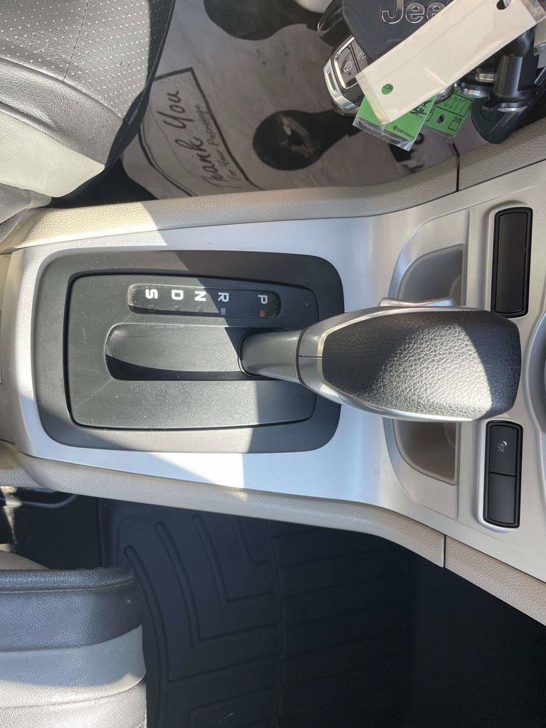 Used 2017 Ford Fiesta SE FWD image 17