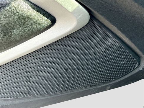 Used 2019 Chevrolet Camaro LT image 18