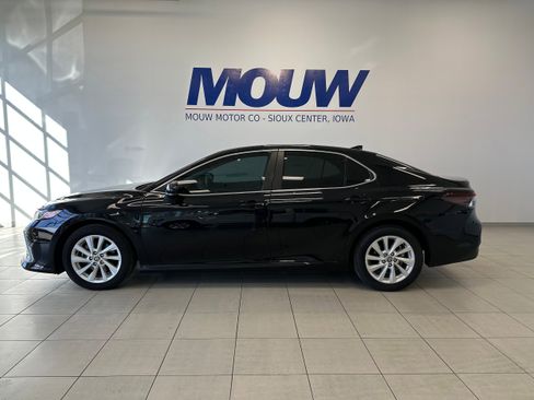 Used 2023 Toyota Camry LE image 1