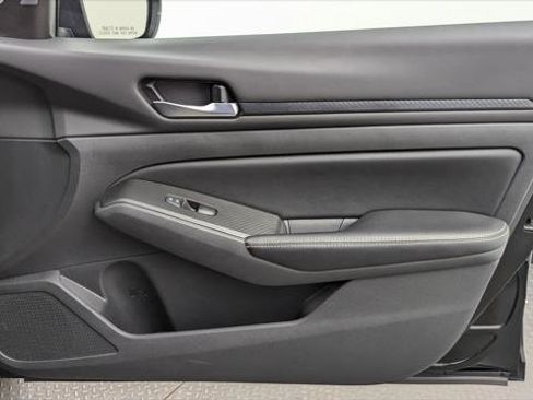 Used 2024 Nissan Altima 2.5 SV image 23