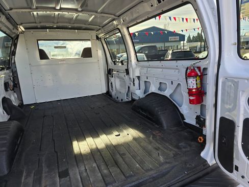 Used 2002 Ford E-250 and Econoline 250 E-250 image 14