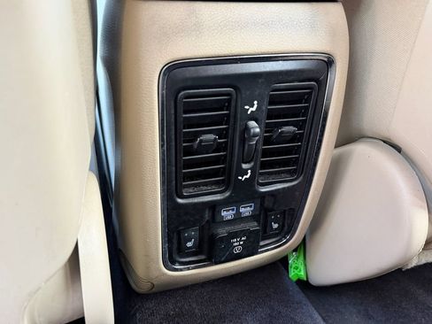Used 2017 Jeep Grand Cherokee Limited AWD/4WD image 19