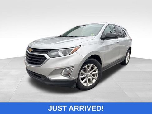 Used 2020 Chevrolet Equinox LS w/ LS Convenience Package image 1