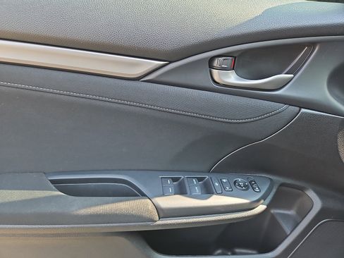 Used 2020 Honda Civic EX image 12