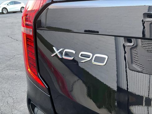 Used 2026 Volvo XC90 B5 Core image 9