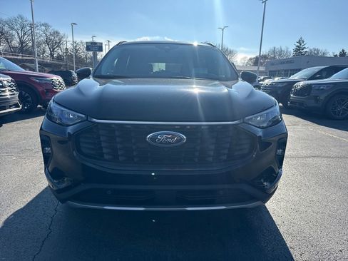 Used 2025 Ford Escape Platinum w/ Premium Technology Package image 3