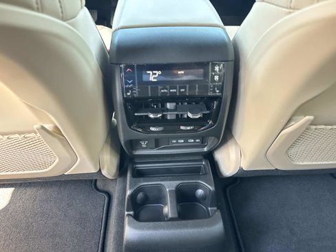 New 2026 Jeep Grand Cherokee L Limited w/ Luxury Tech Group II RWD image 10