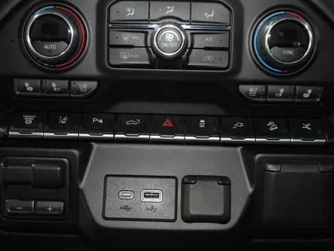 Used 2023 Chevrolet Silverado 2500 High Country w/ Z71 Off-Road Package image 34